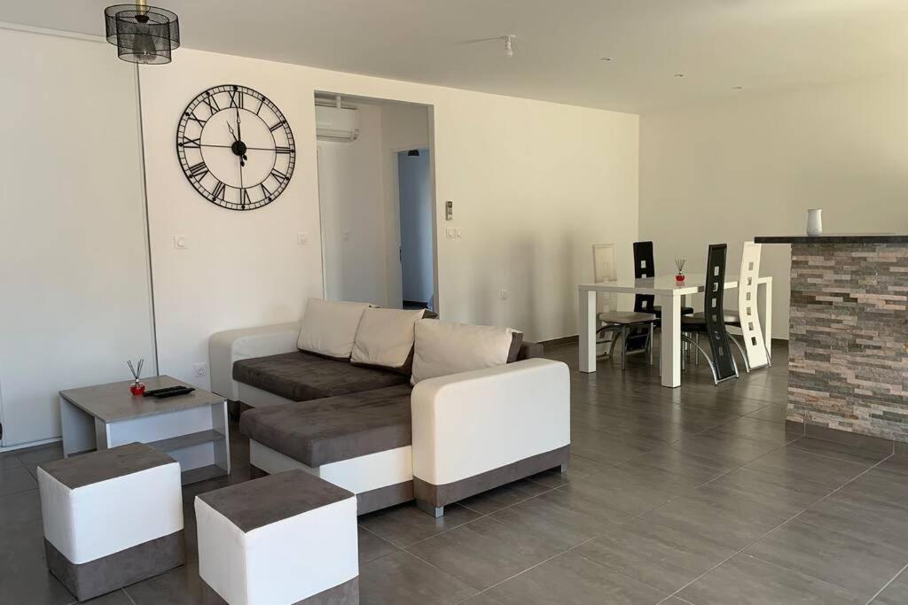Maison De L'Occitanie Villa Bessan Ngoại thất bức ảnh